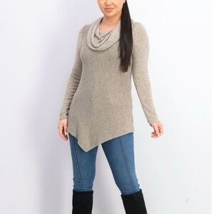 NWT BCX Junior's Textured Cowlneck V Hem Sweater Size Medium Color Heather Black